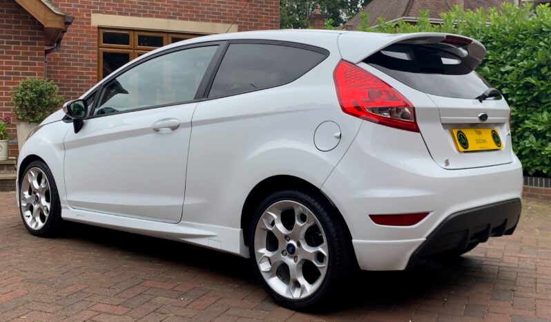 Ford Fiesta 1.6 Zetec S full