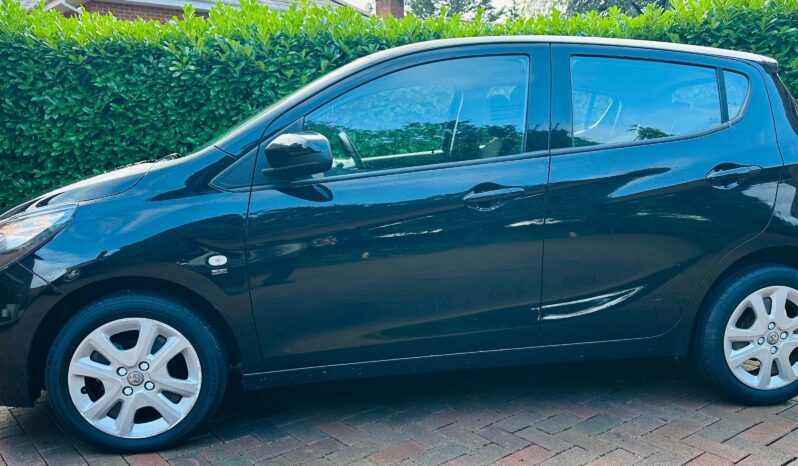 2017 Vauxhall Viva SE full